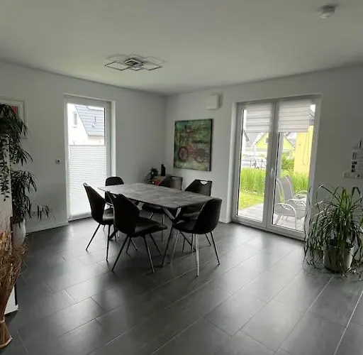 Modernes In Semesterbostad