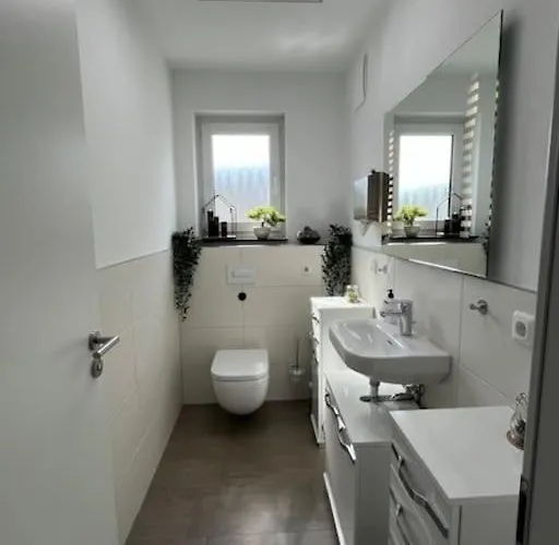 Modernes In Semesterbostad *